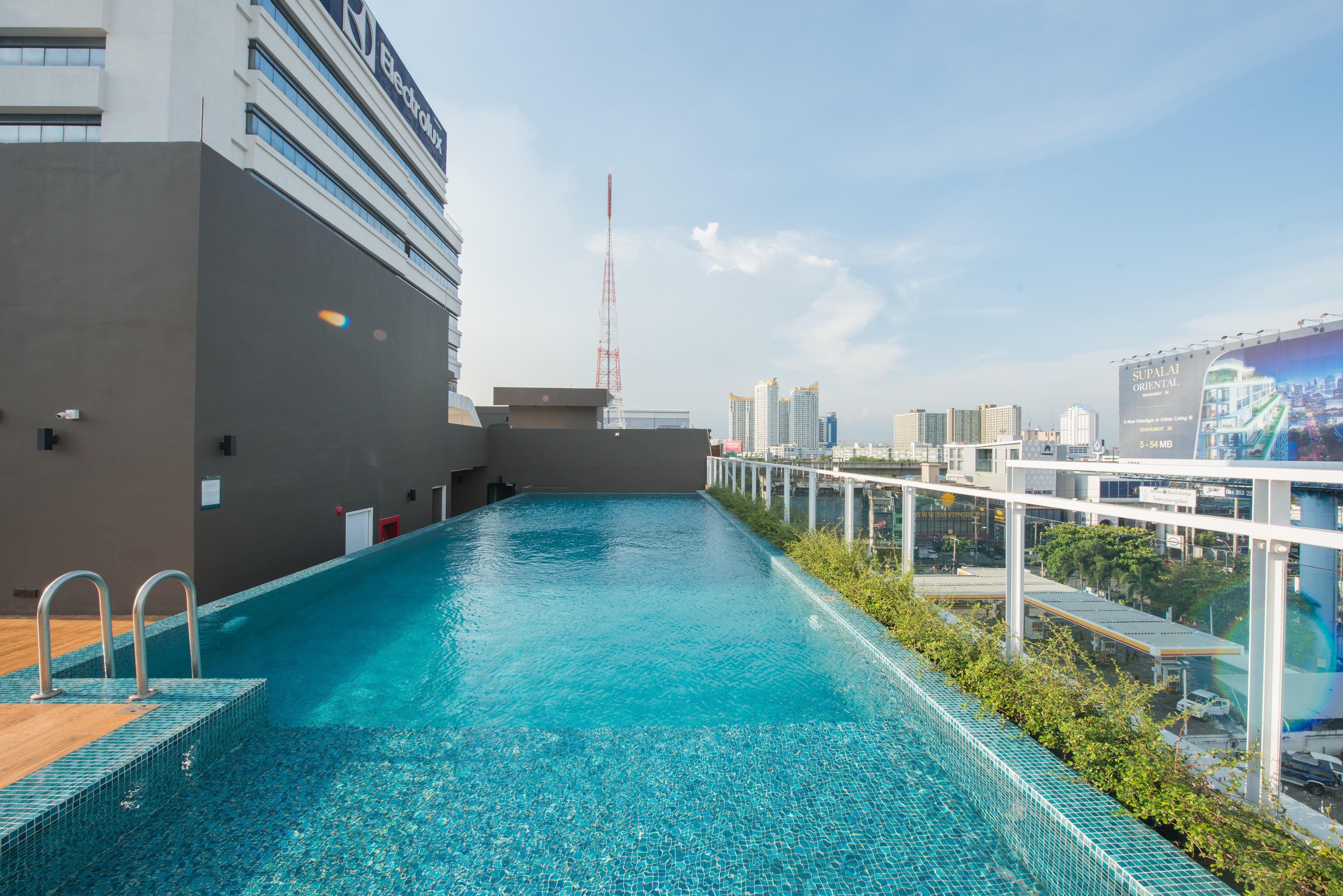 Maven Stylish Hotel Bangkok Esterno foto